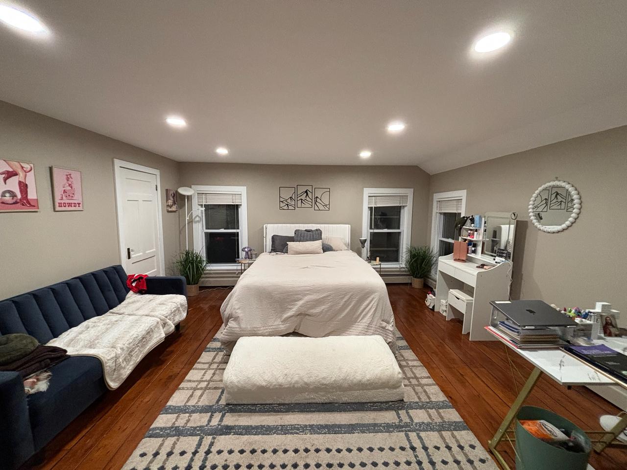 Profile photo 4 of 8