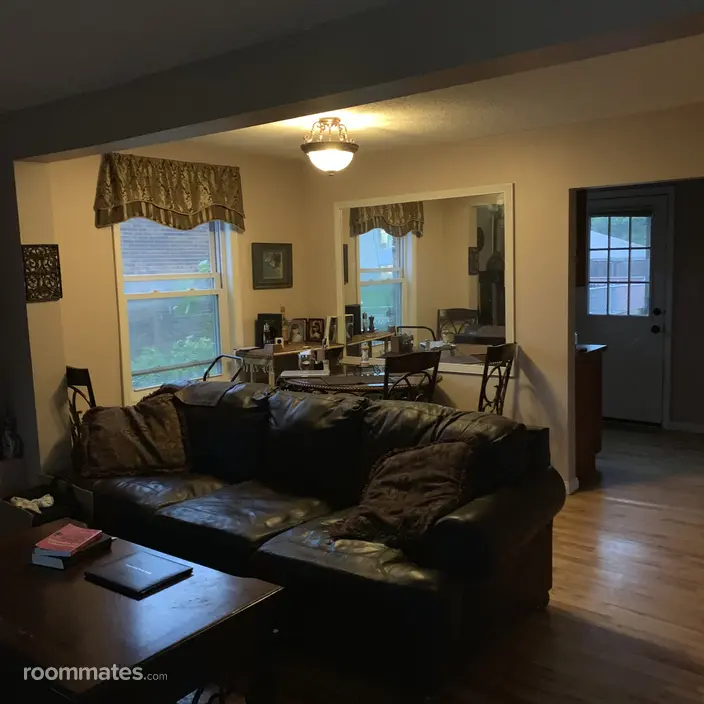 Room for rent in Arlington Heights, IL $800, house