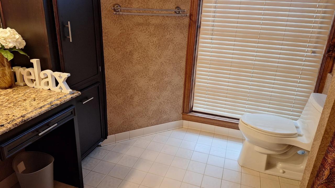 Profile photo 10 of 11