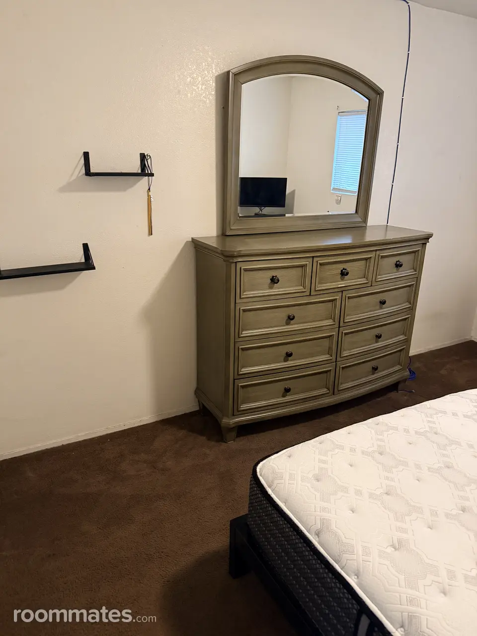 Profile photo 3 of 4