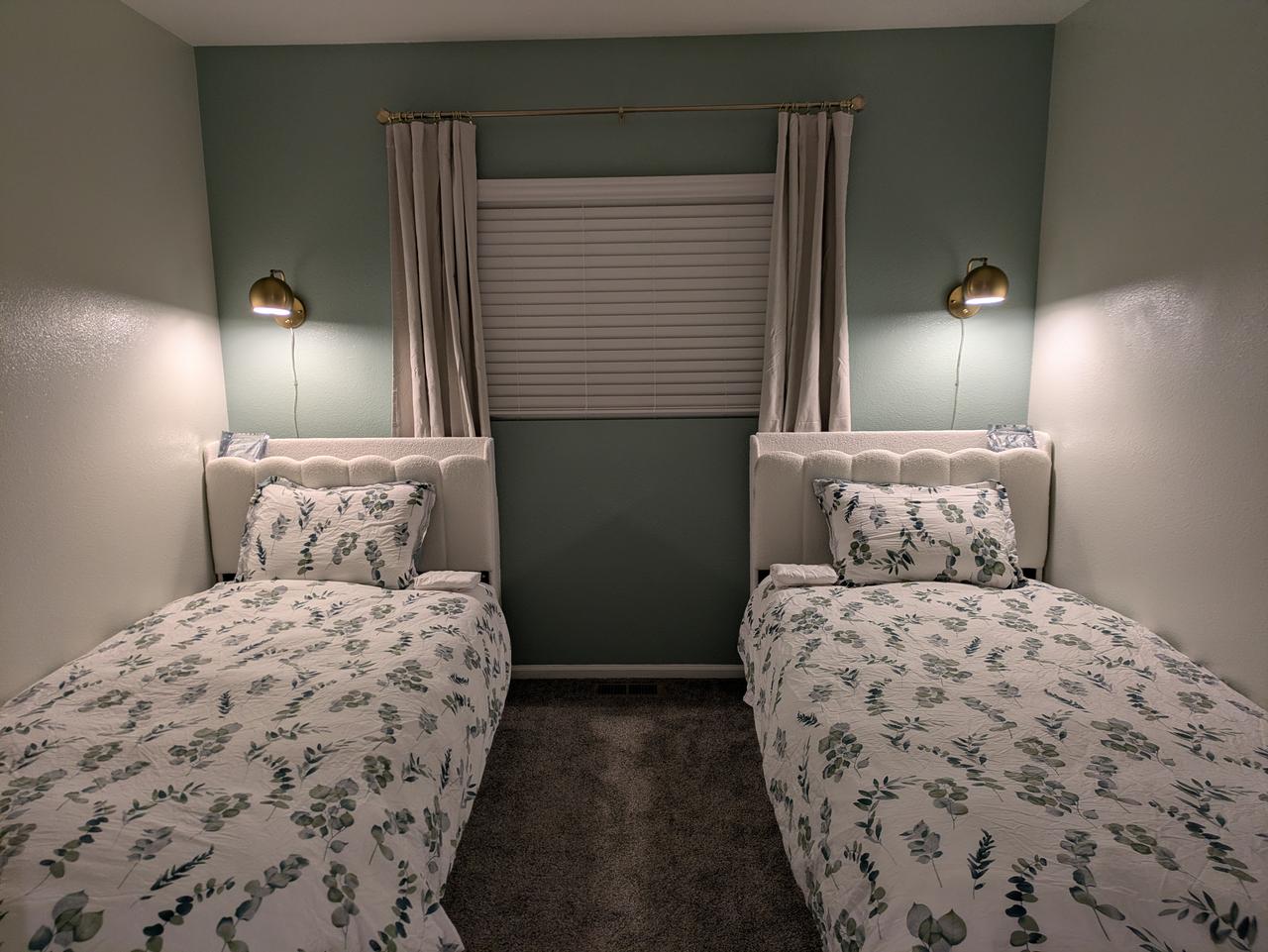 Profile photo 1 of 10