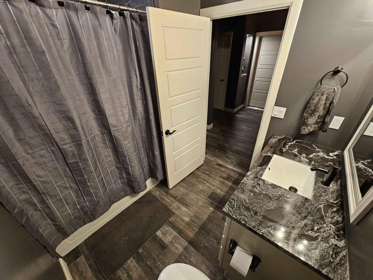 Profile photo 4 of 6