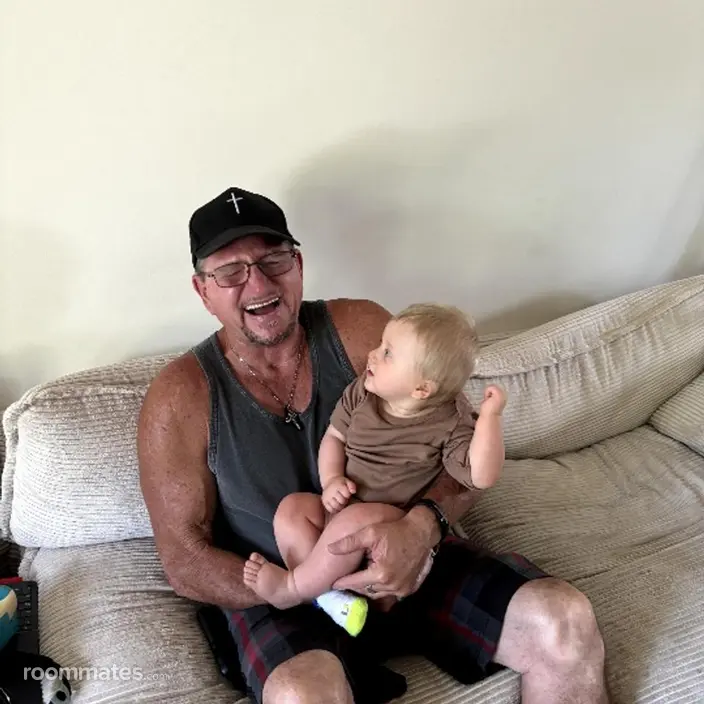 Roommate looking Olathe, KS, $700