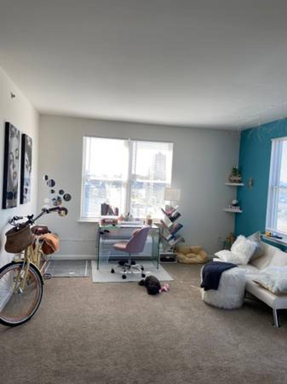 Profile photo 7 of 11