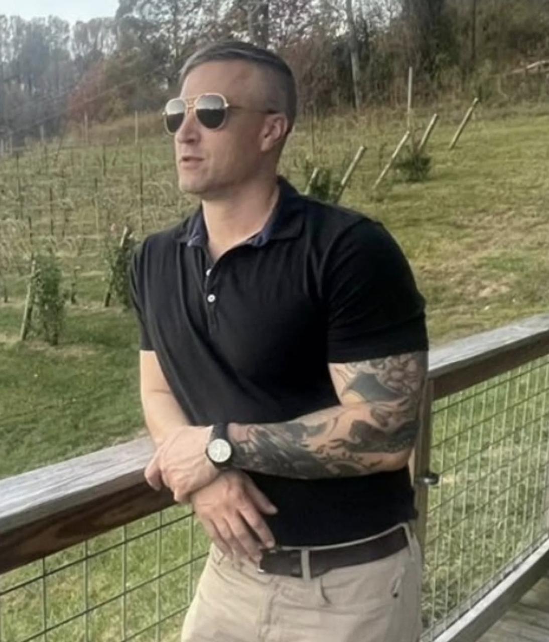 Profile photo 1 of 1