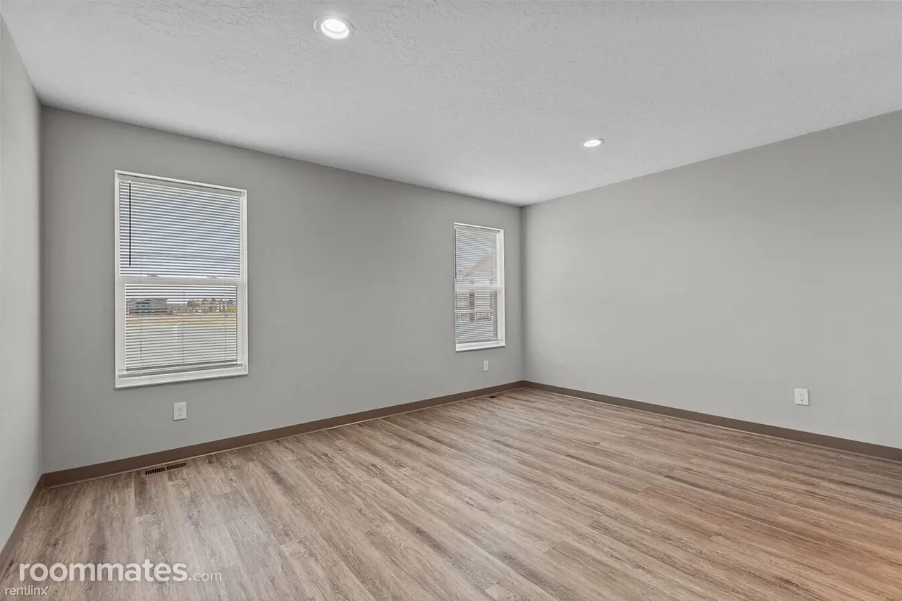 Profile photo 7 of 11