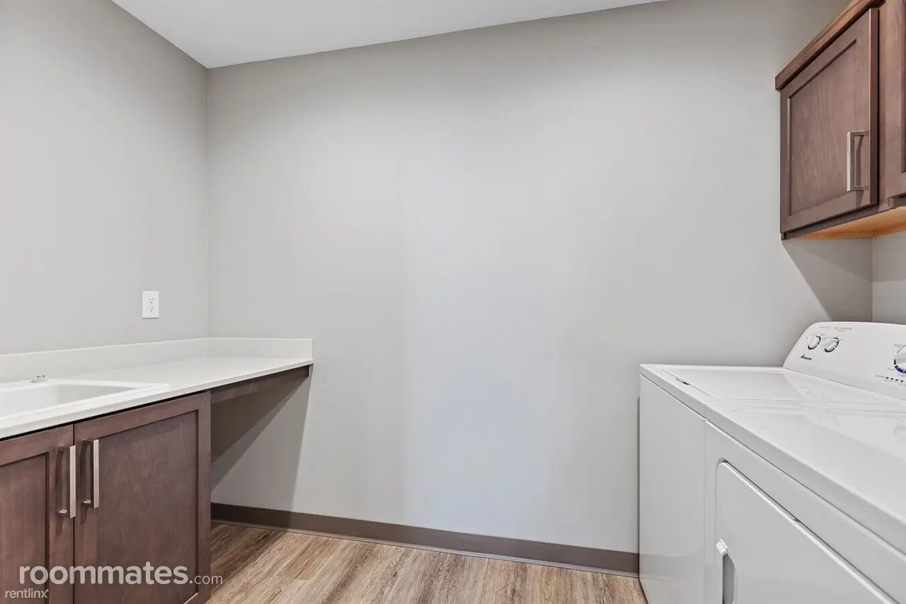 Profile photo 9 of 11