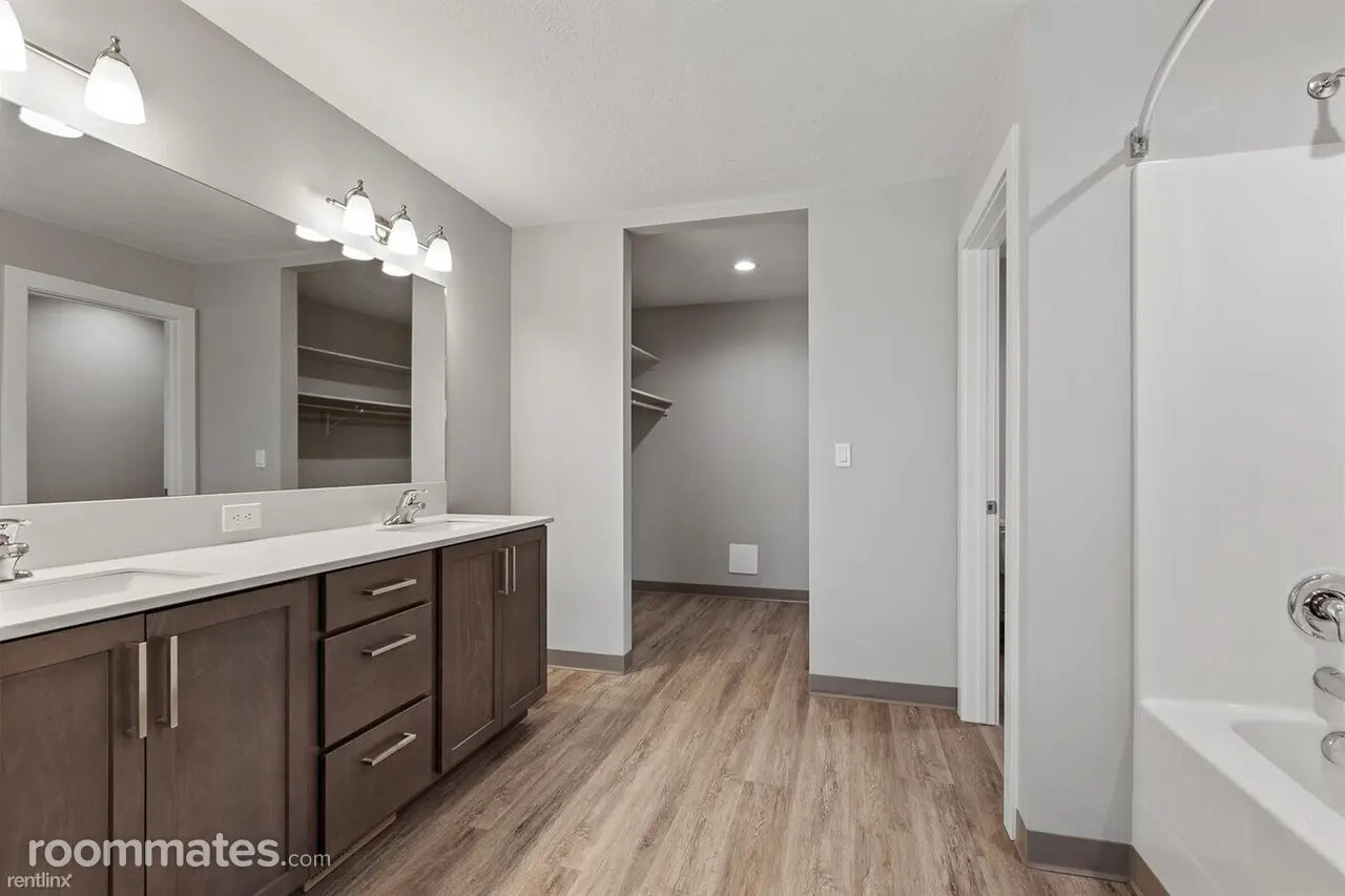 Profile photo 5 of 11