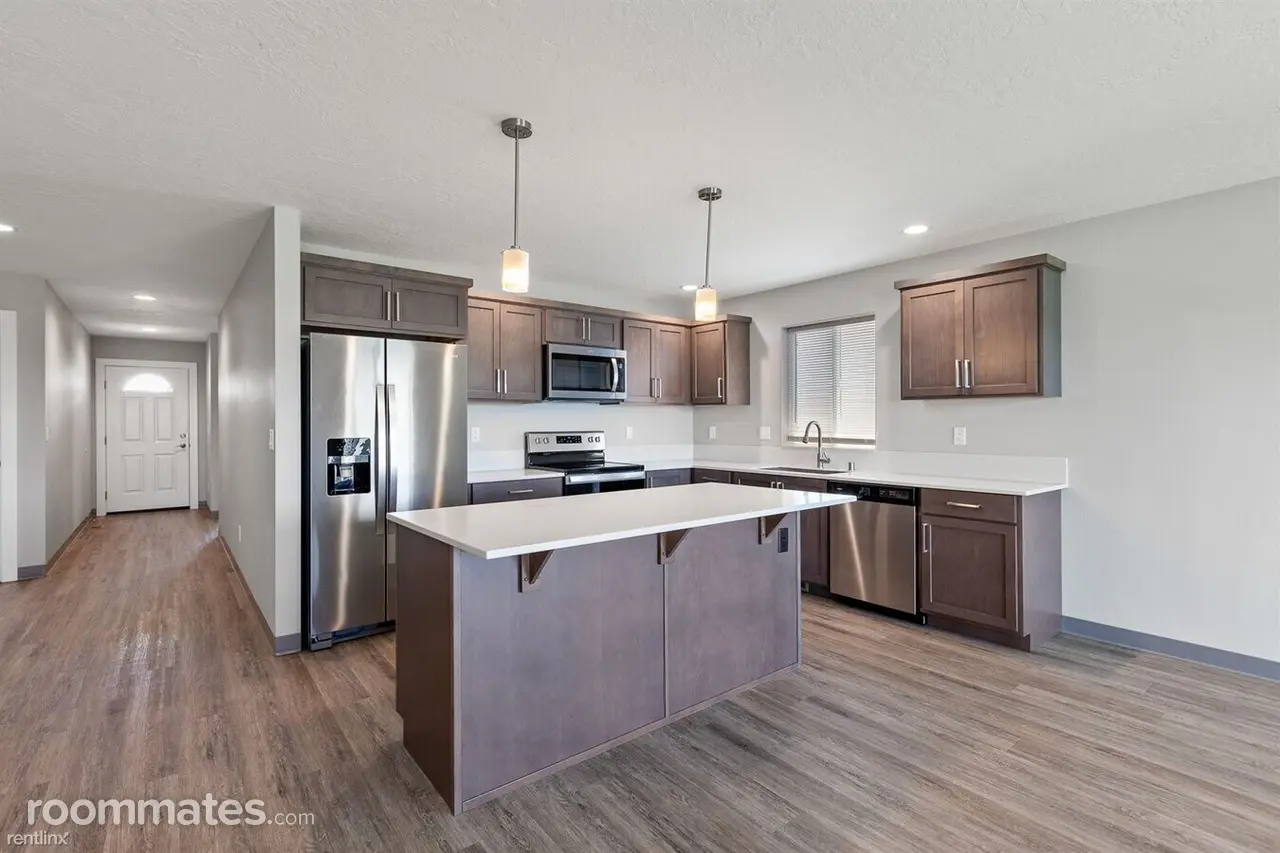 Profile photo 2 of 11