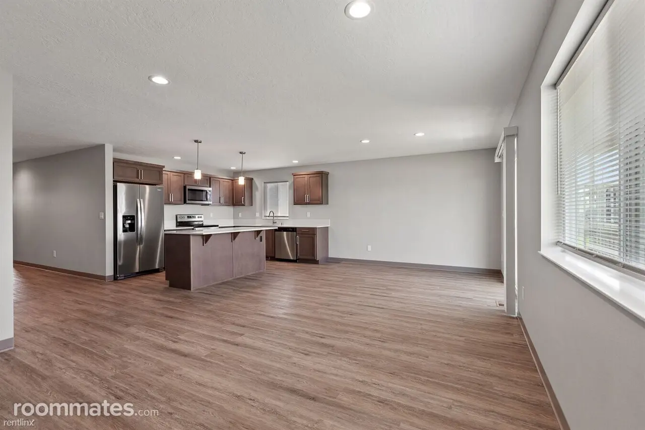 Profile photo 3 of 11