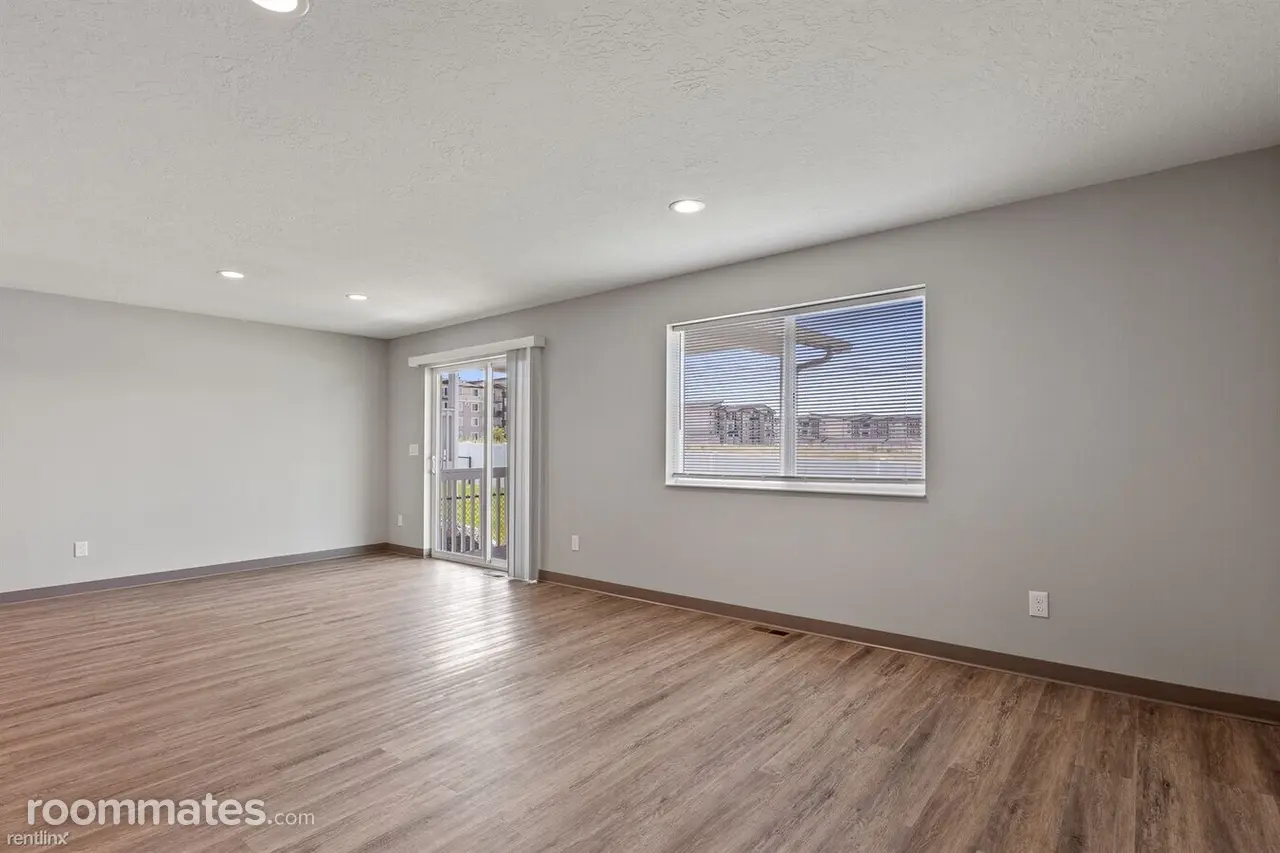 Profile photo 8 of 11