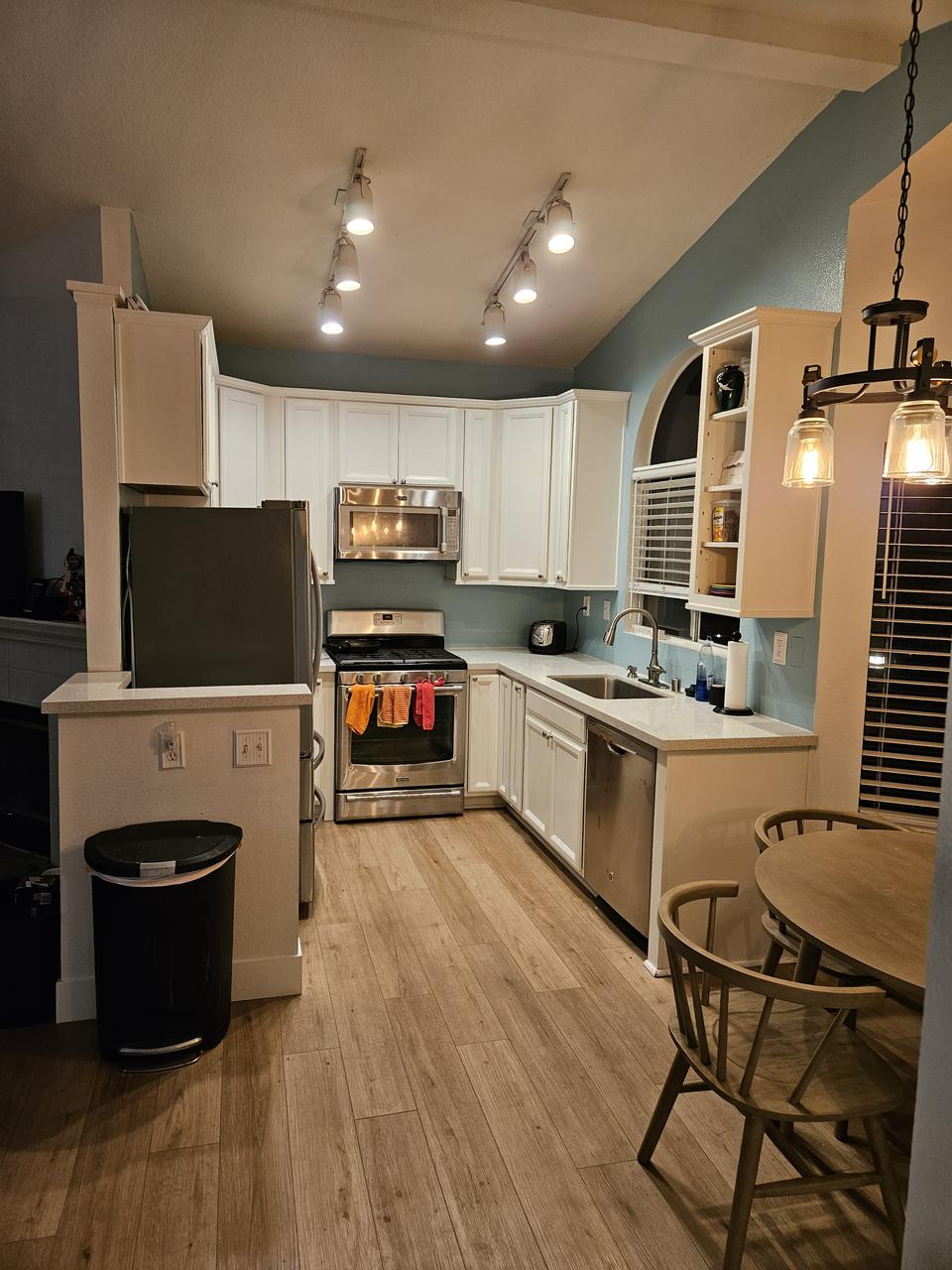 Profile photo 4 of 8