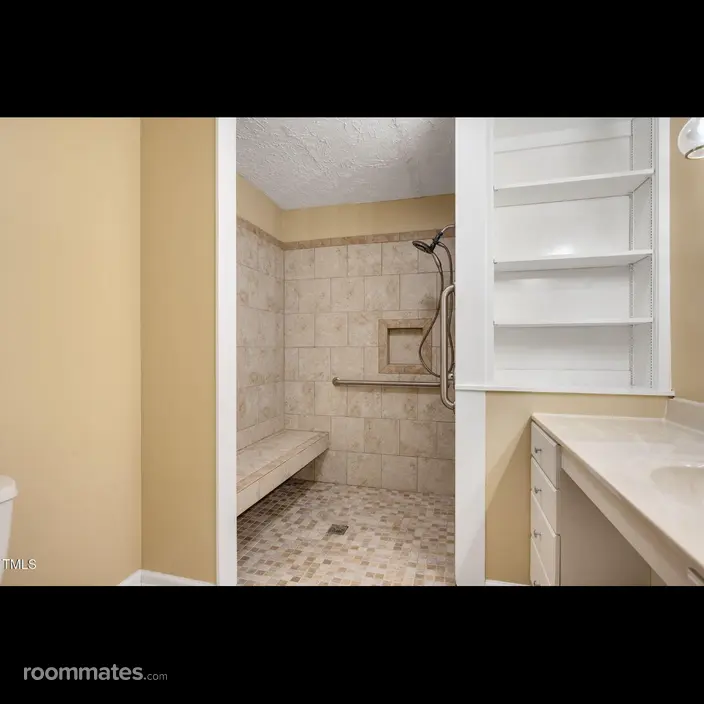Room for rent in Fuquay-Varina, NC $915, house