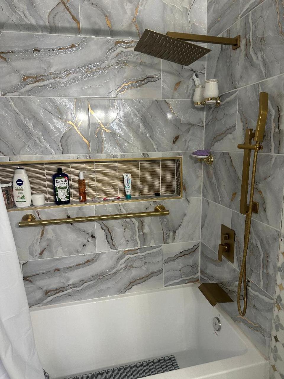 Profile photo 9 of 11