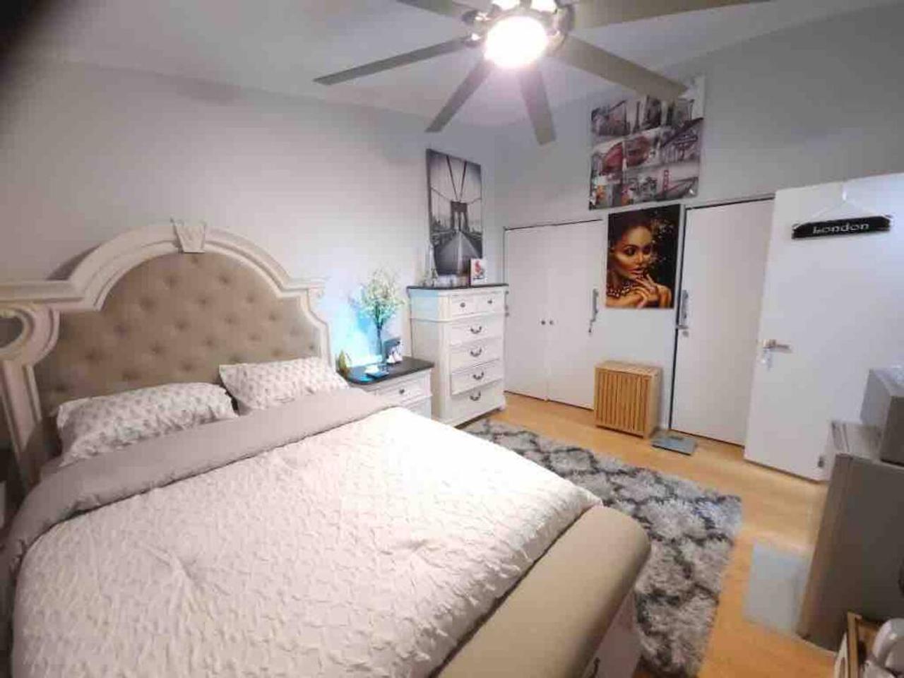 Profile photo 4 of 11