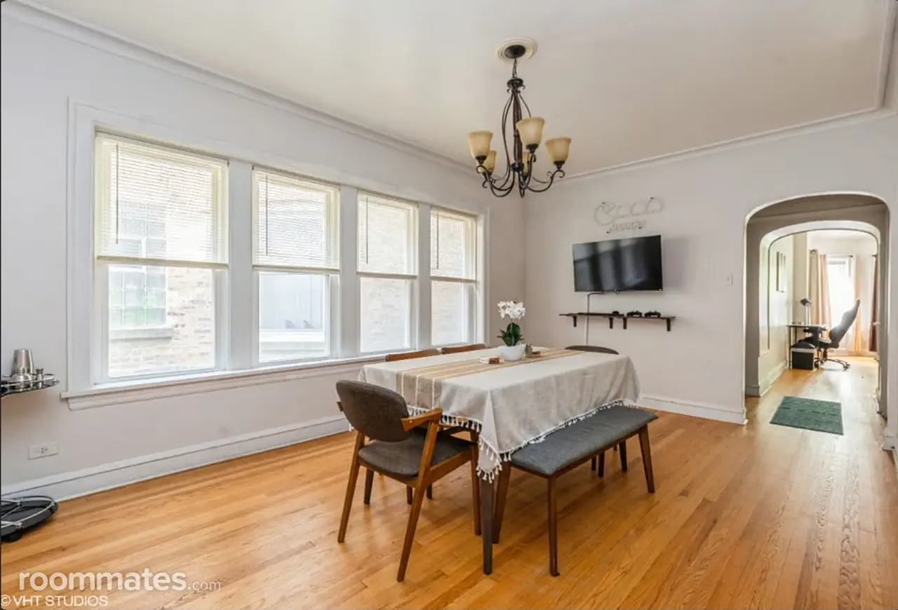 Profile photo 4 of 8