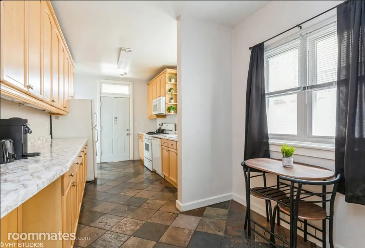 Profile photo 7 of 8