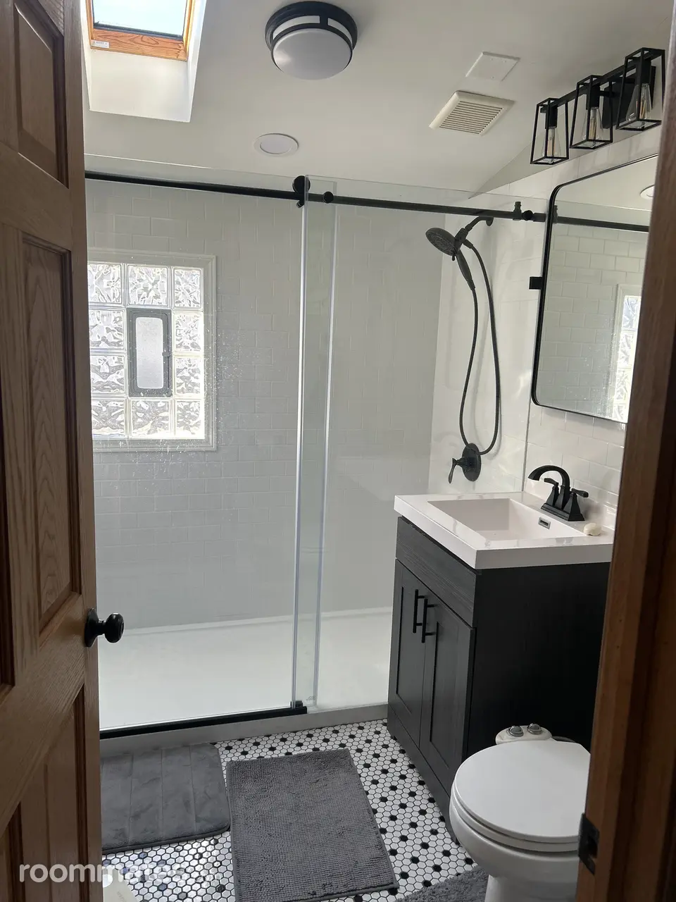 Profile photo 6 of 8