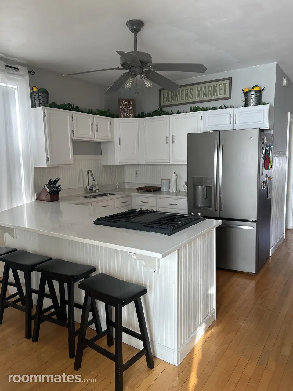 Profile photo 3 of 8