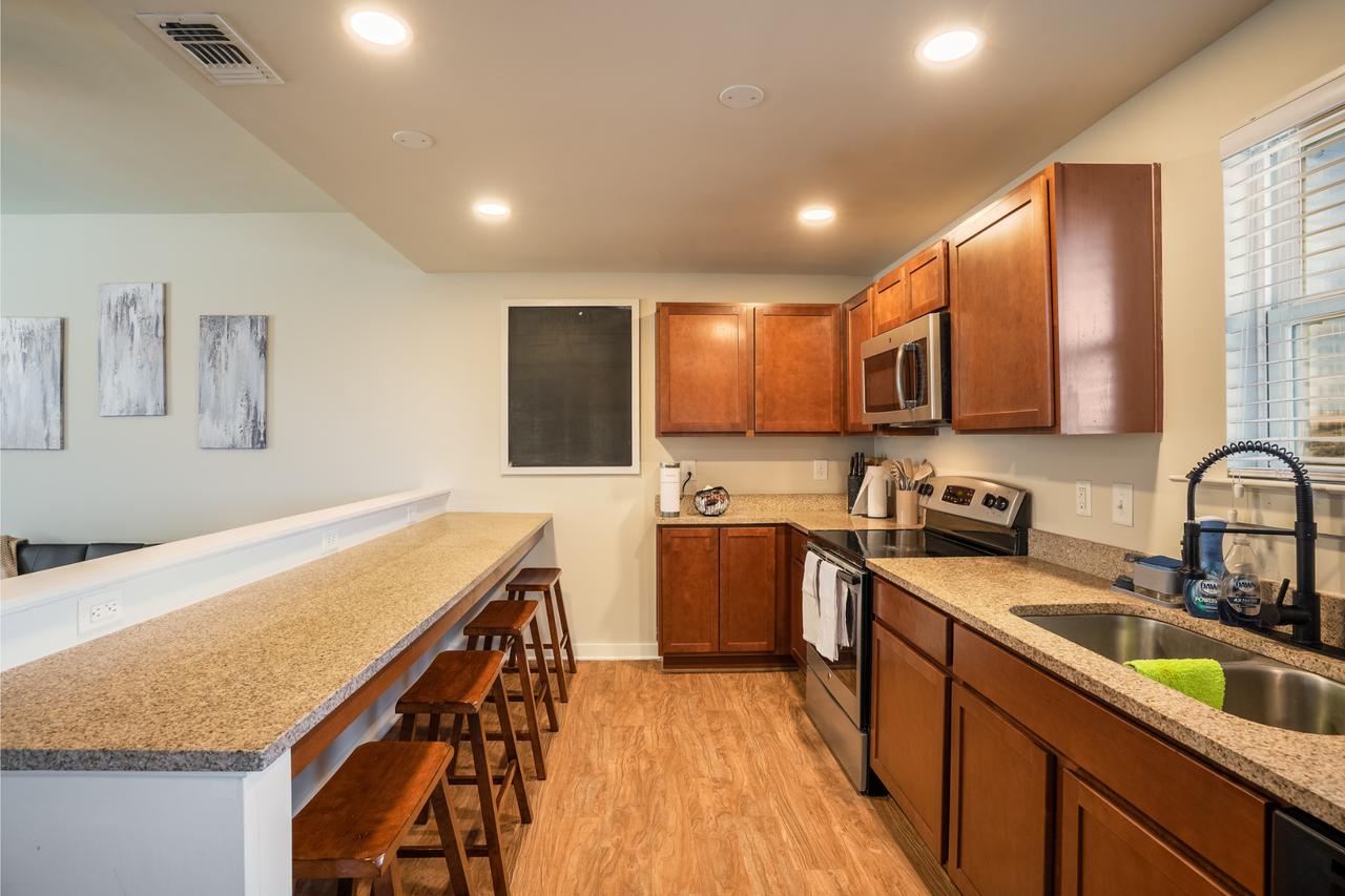 Profile photo 7 of 11