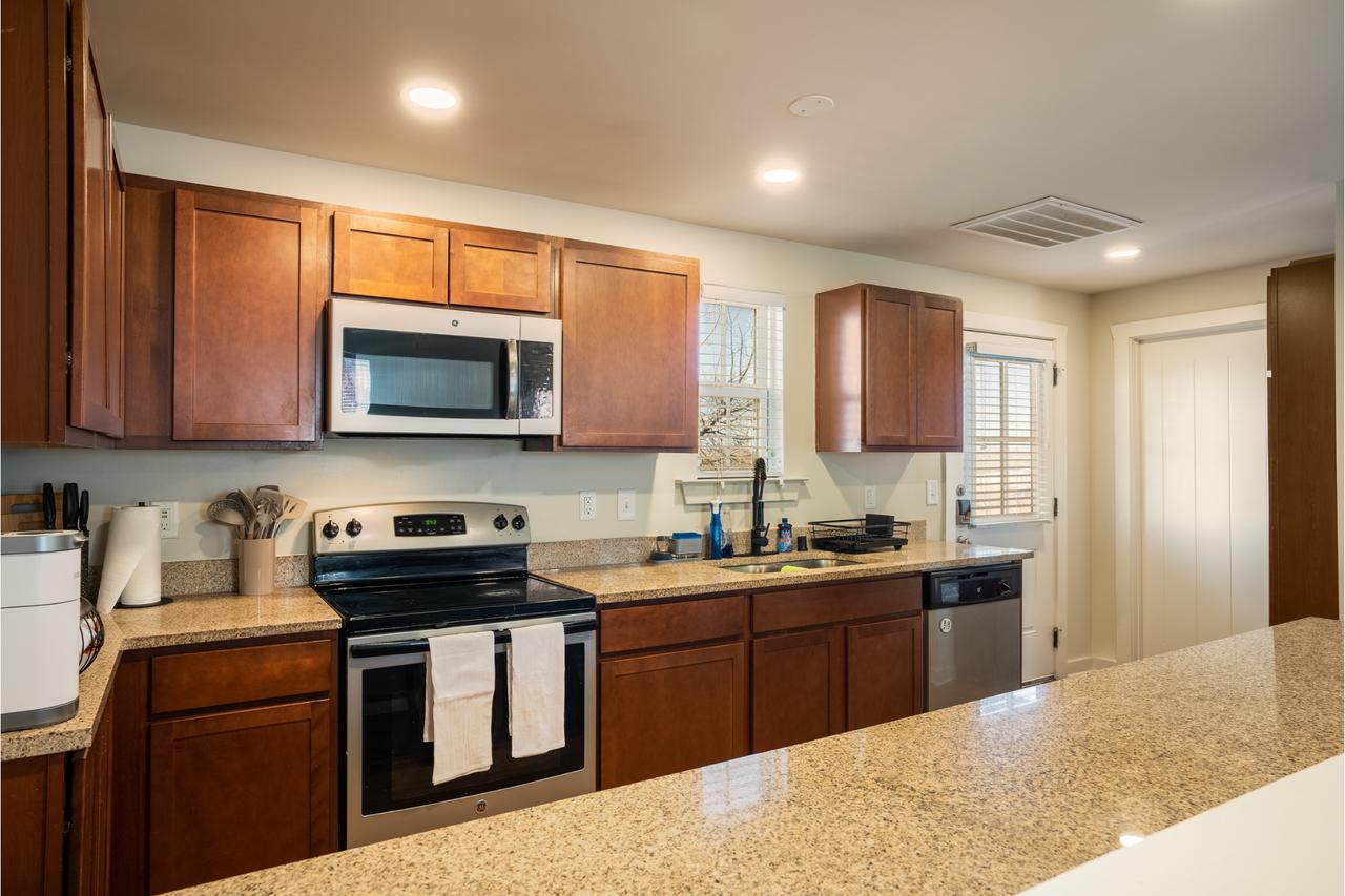 Profile photo 6 of 11