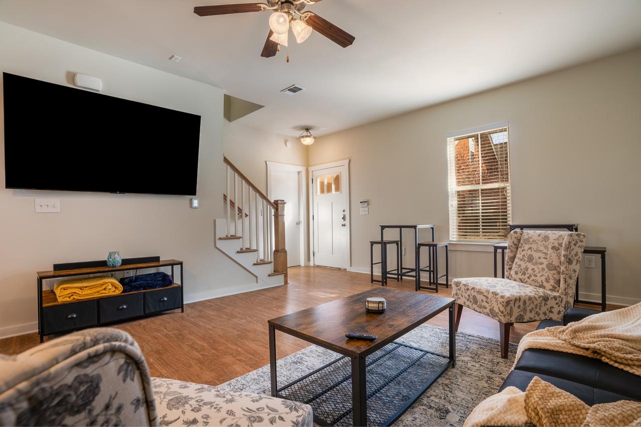 Profile photo 4 of 11