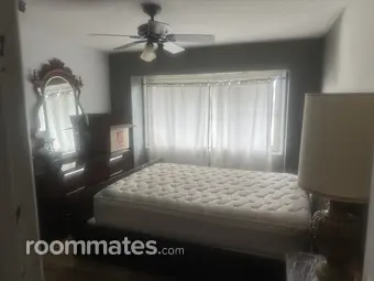 Room for rent in North Tustin, CA $1000, house