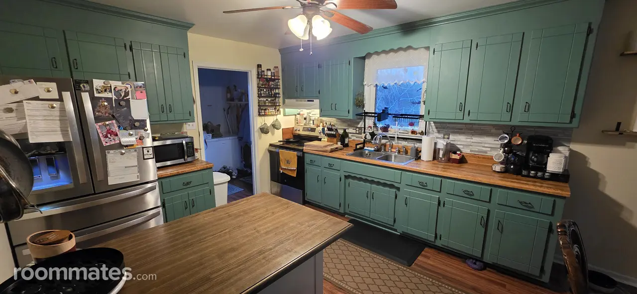 Profile photo 7 of 17