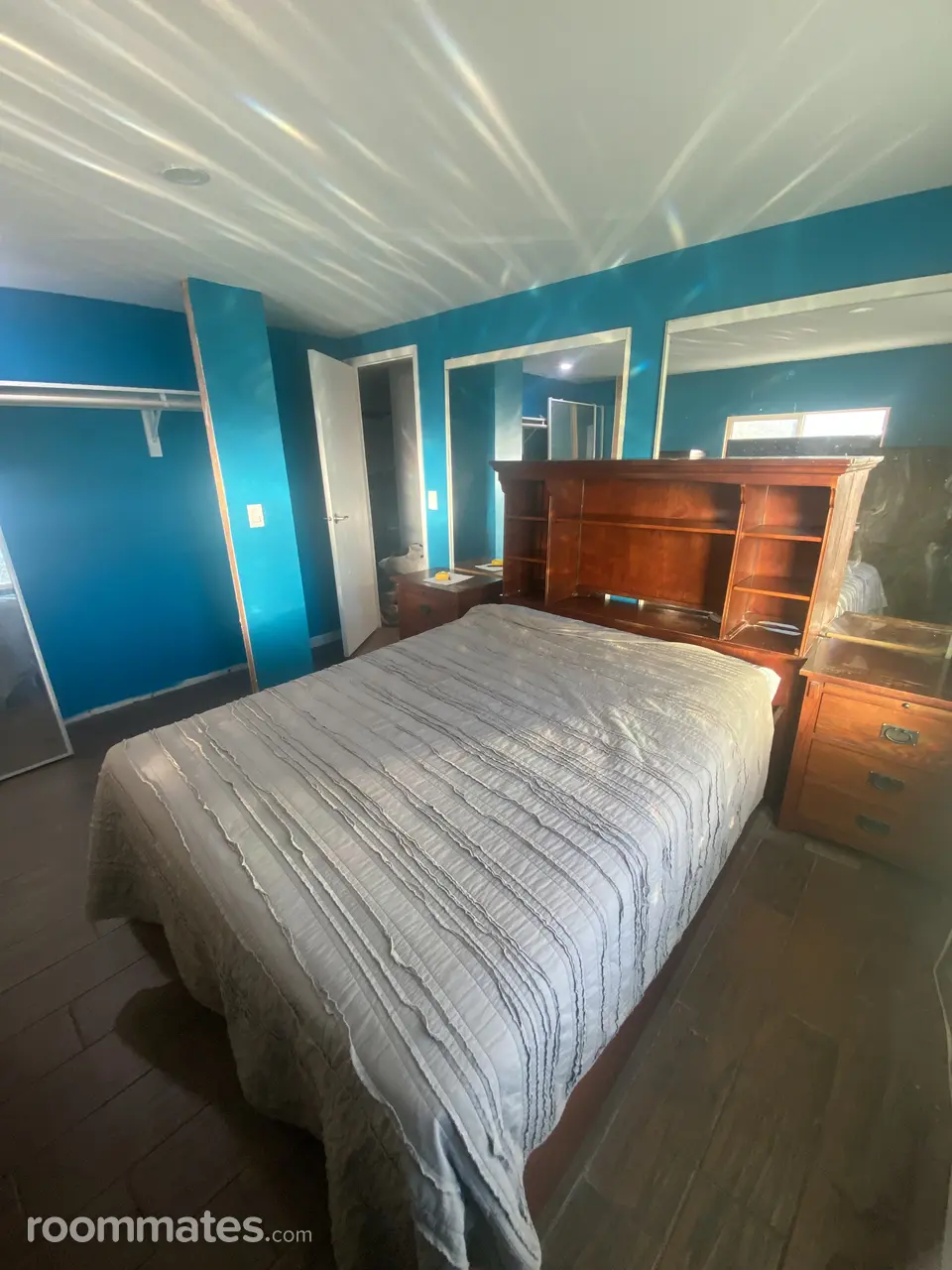 Profile photo 1 of 6