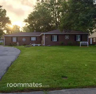 Room for rent in Indianapolis, IN $675, house