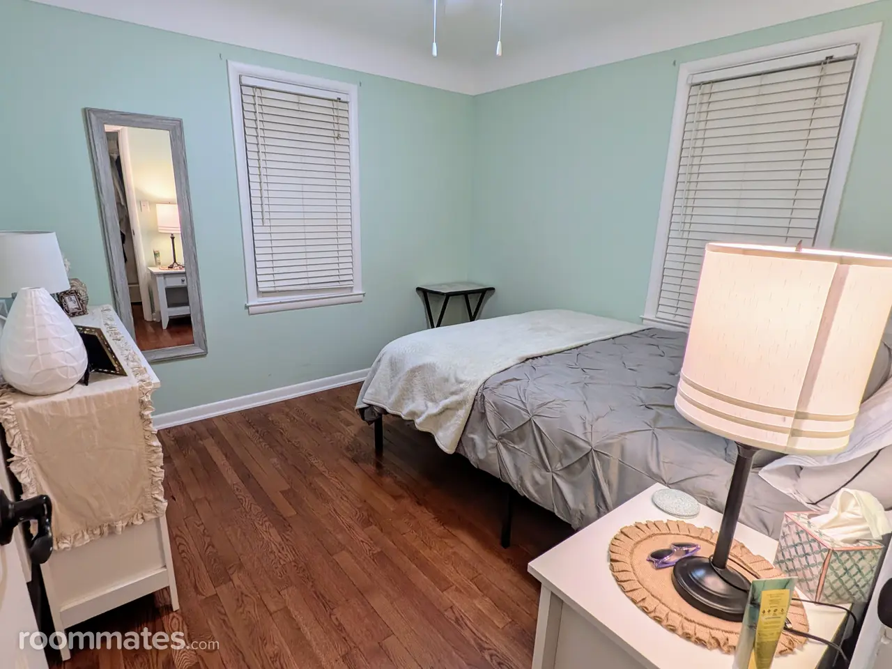 Profile photo 1 of 7