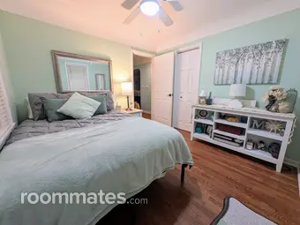 Room for rent in Brighton, MI $800, house