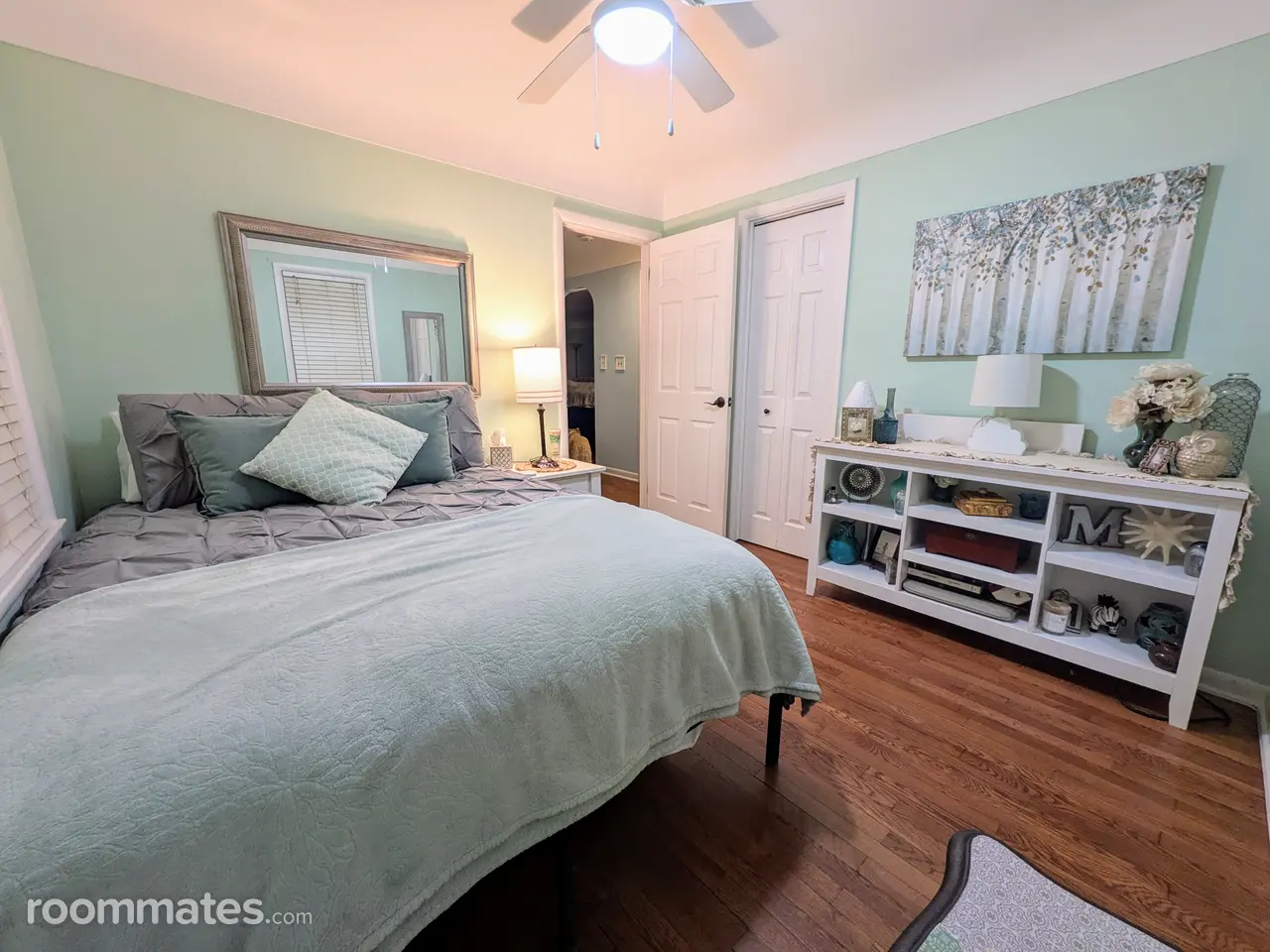 Profile photo 3 of 7