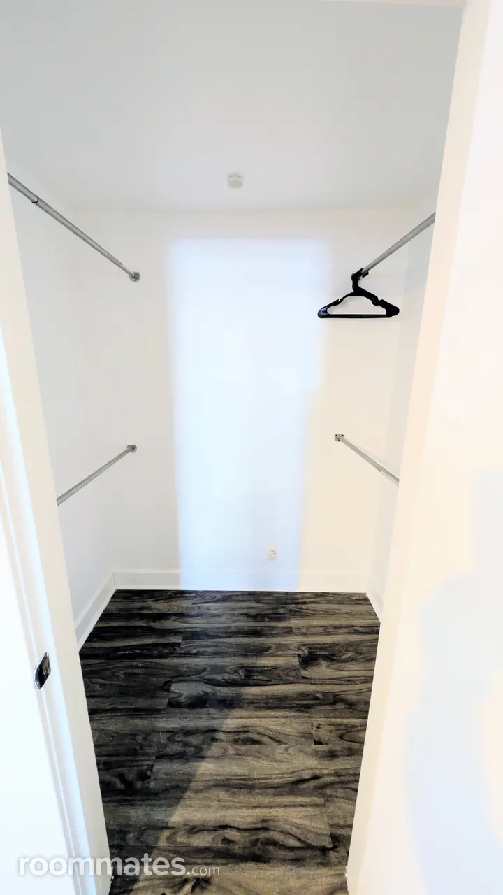 Profile photo 6 of 10