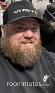 Room for rent in Akron, OH $400, house