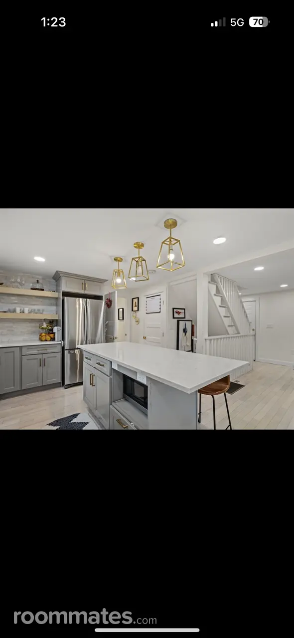 Profile photo 3 of 6