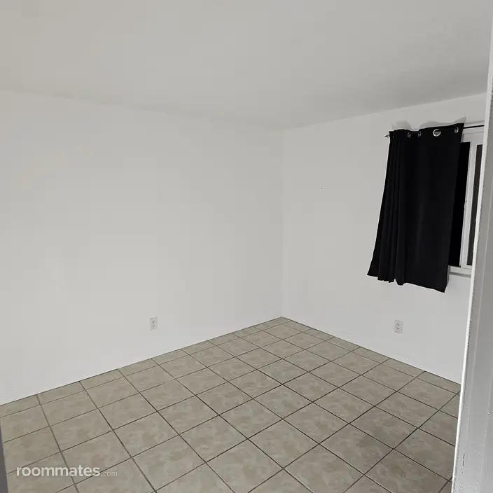 Room for rent in Lake Forest, CA $1150, house