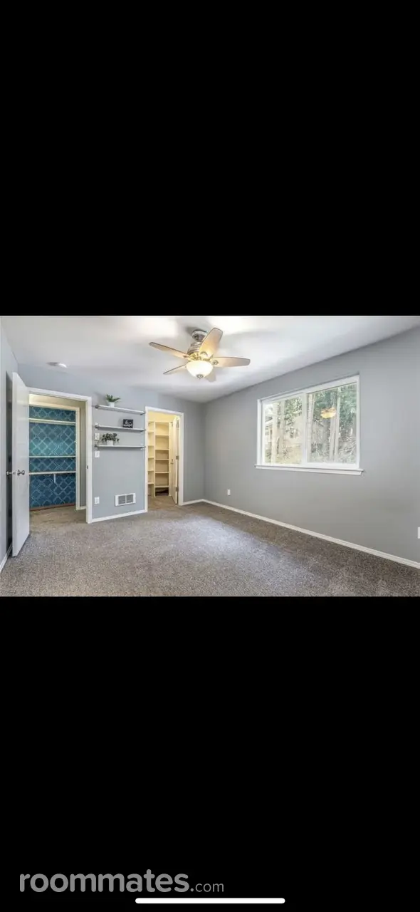 Profile photo 3 of 9