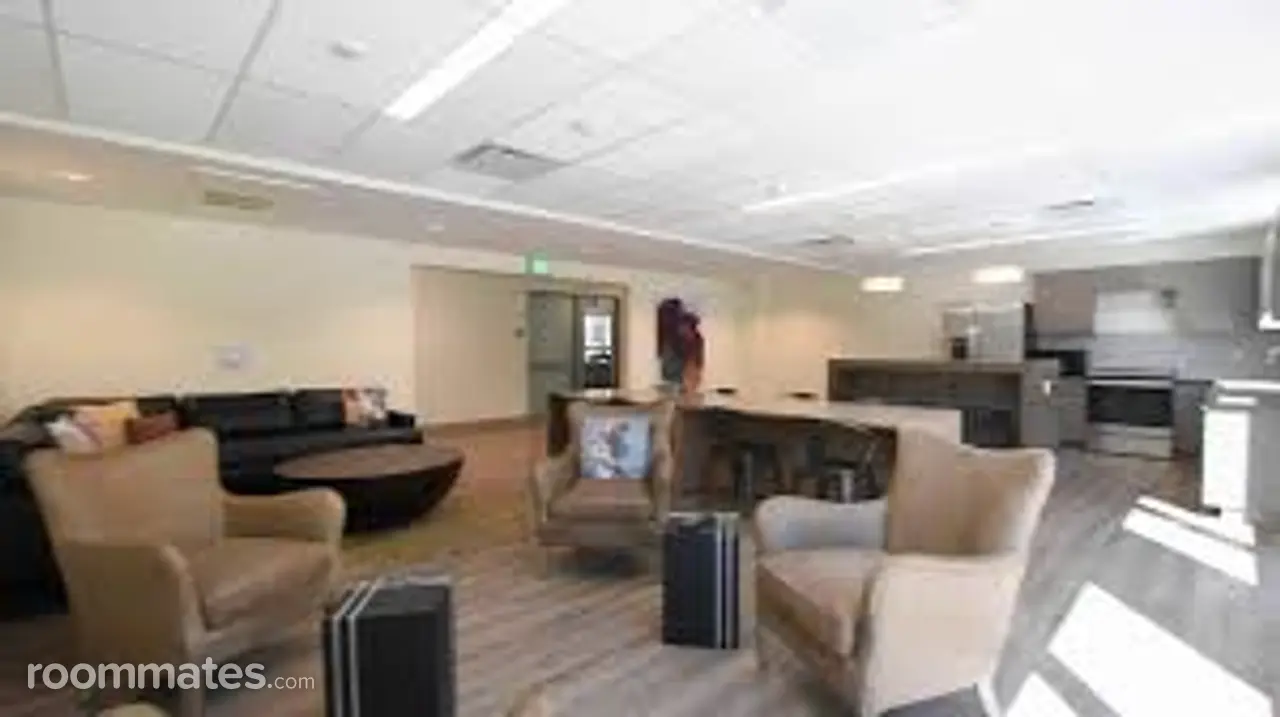 Profile photo 5 of 10