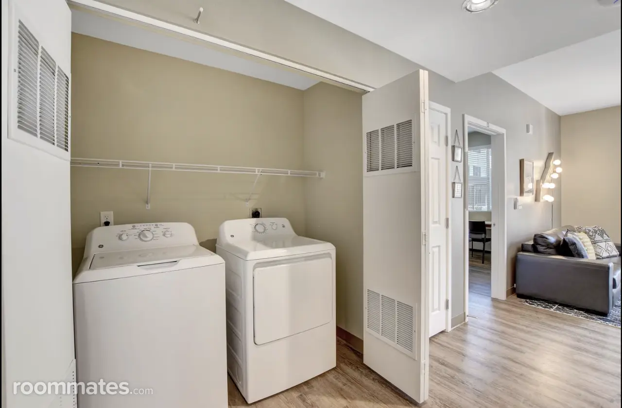 Profile photo 8 of 10