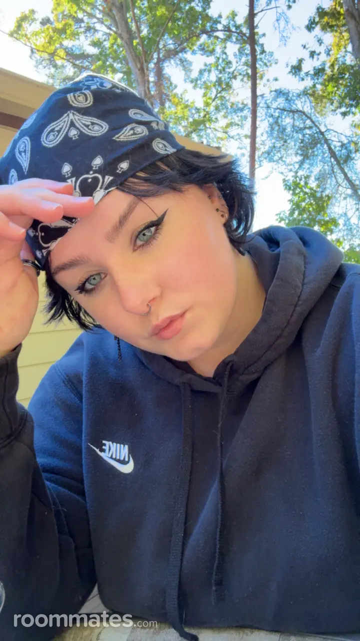 Profile photo 7 of 8