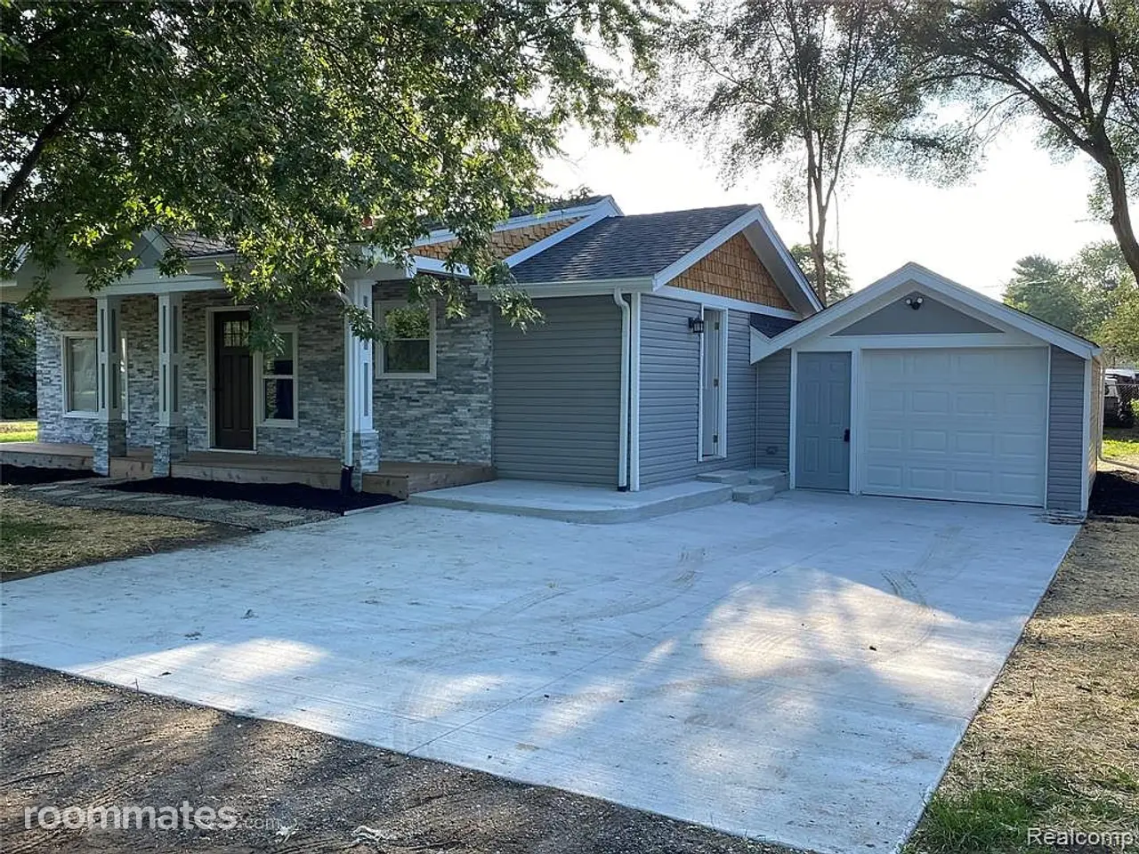 Profile photo 1 of 11