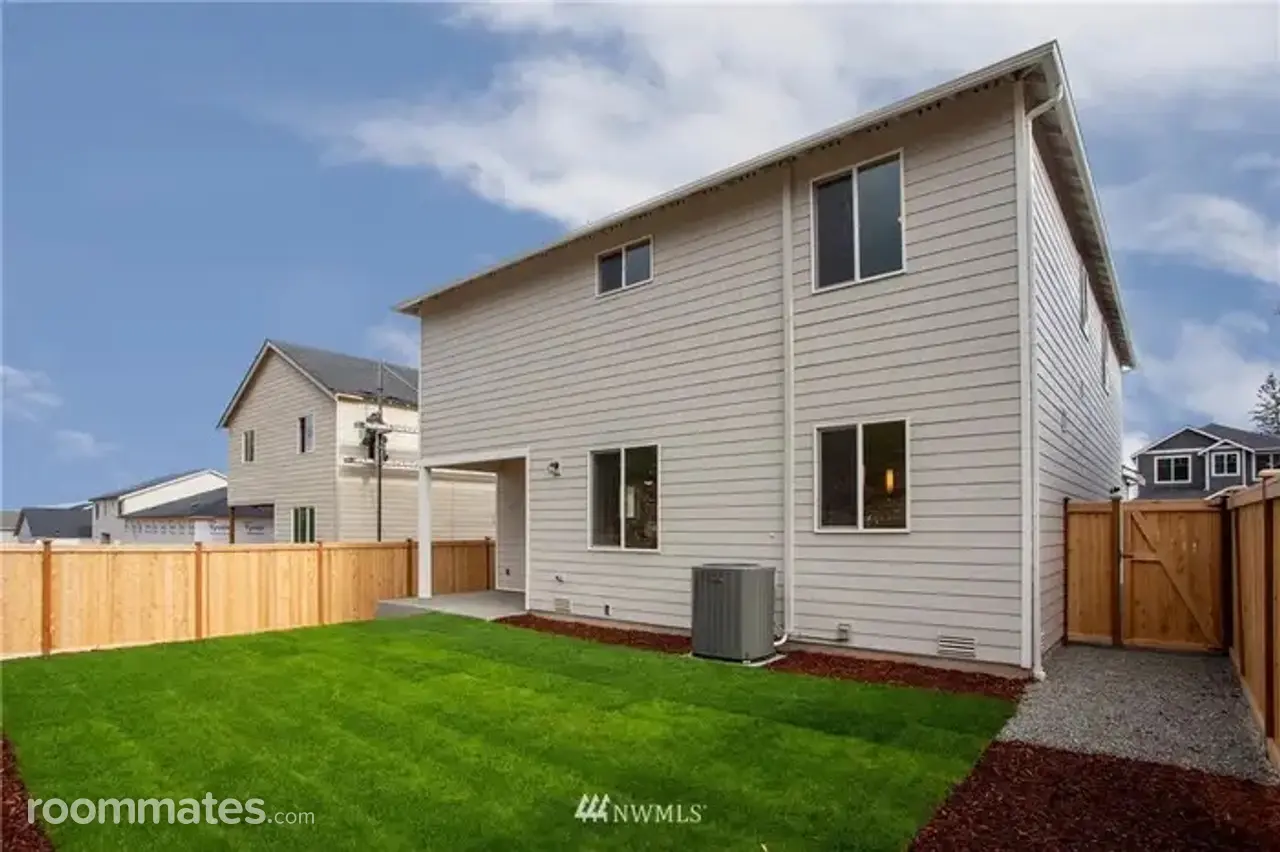 Profile photo 3 of 7