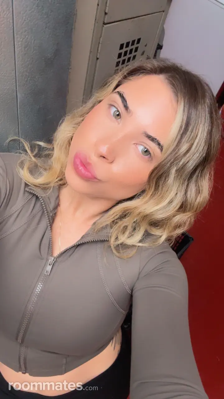 Profile photo 7 of 11