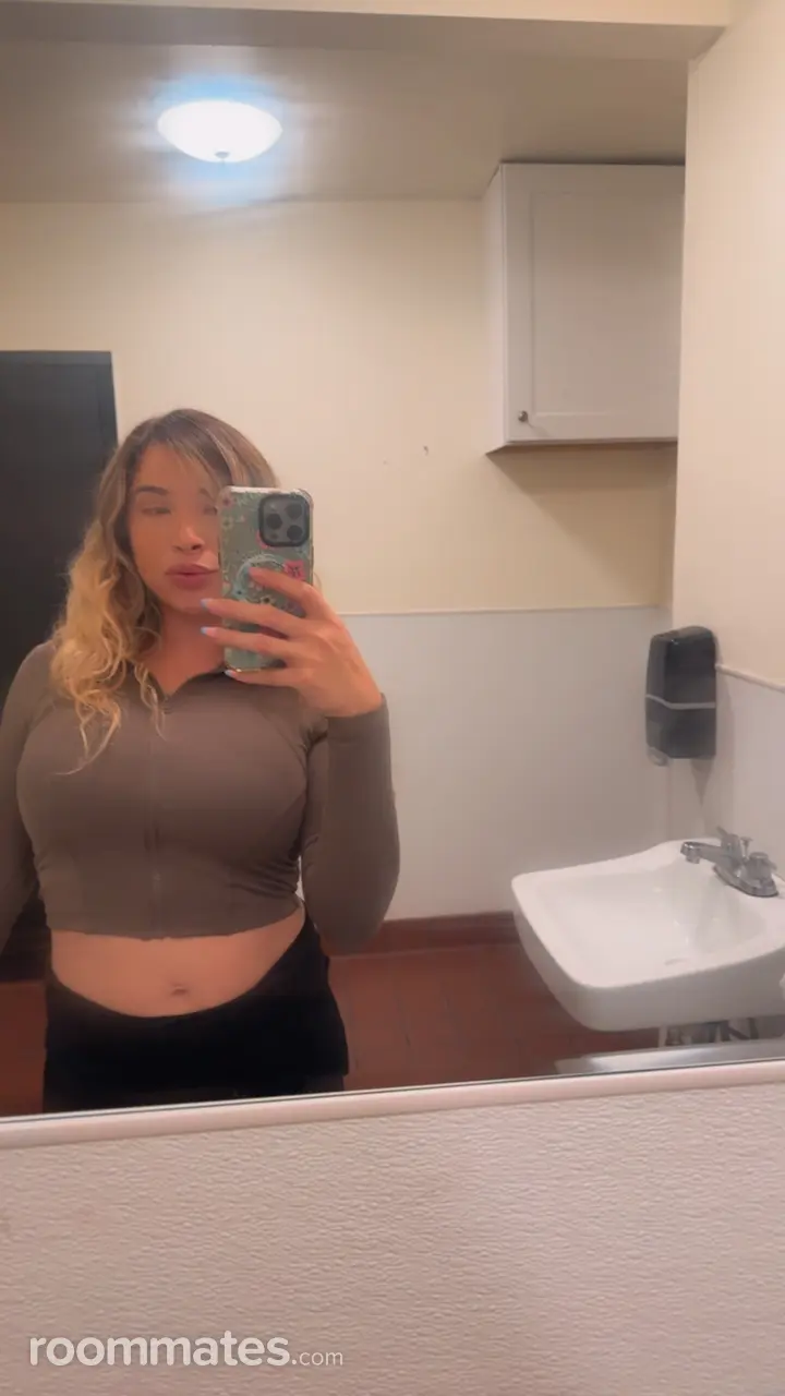 Profile photo 11 of 11