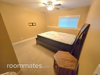 Room for rent in Maple Grove, MN $800, house