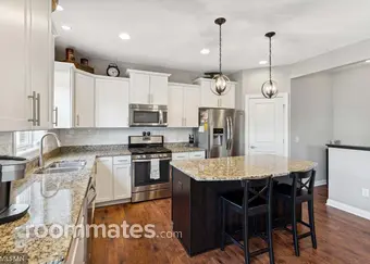 Room for rent in Maple Grove, MN $800, house