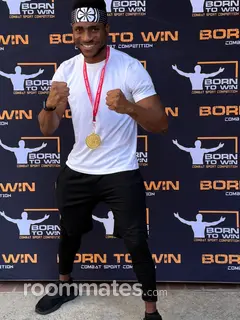 Roommate looking Santa Clarita CA, $600