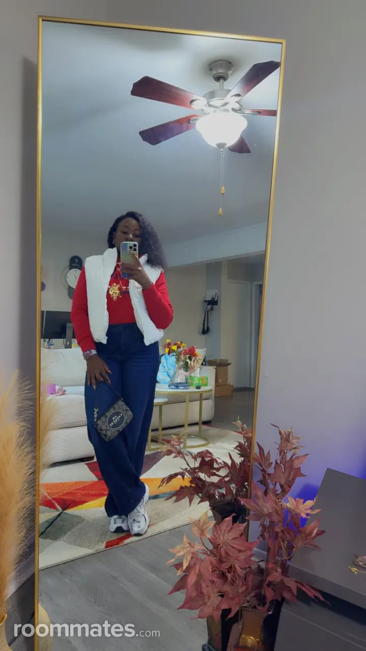 Profile photo 11 of 12