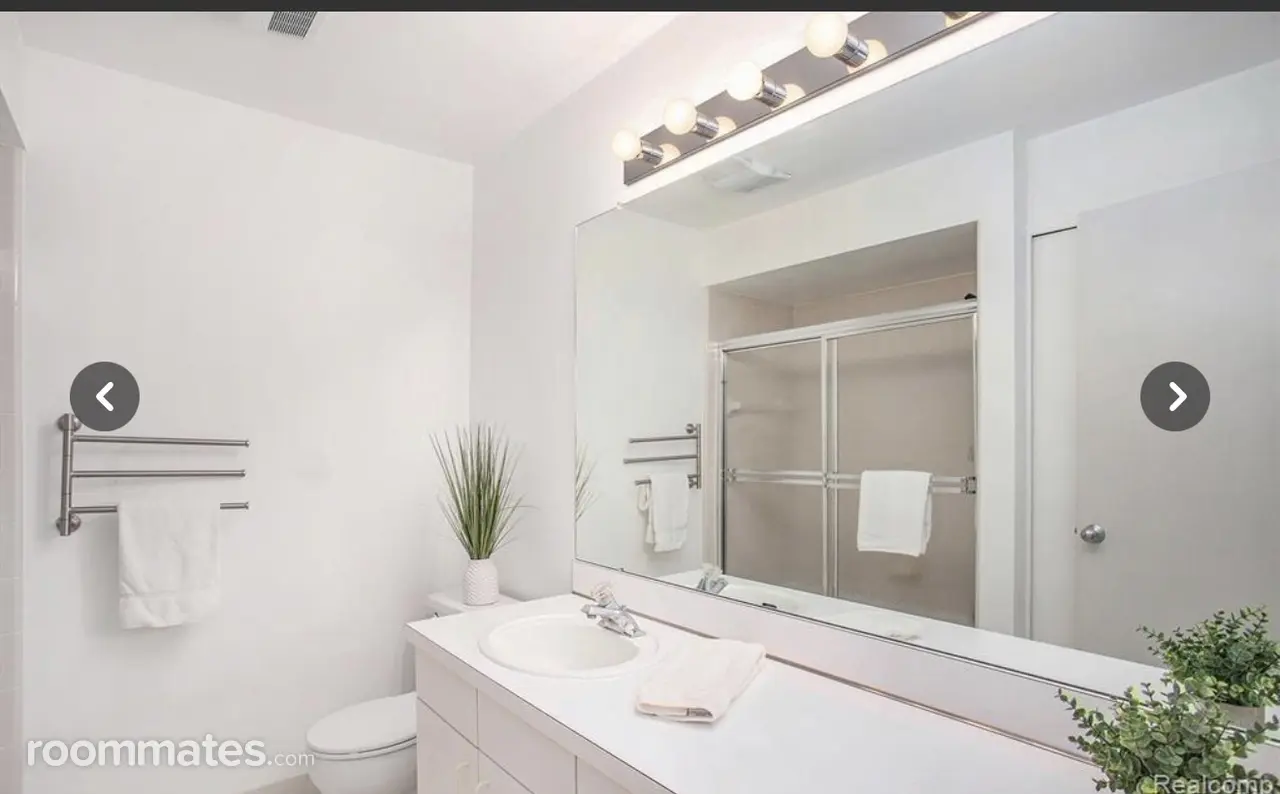 Profile photo 5 of 12